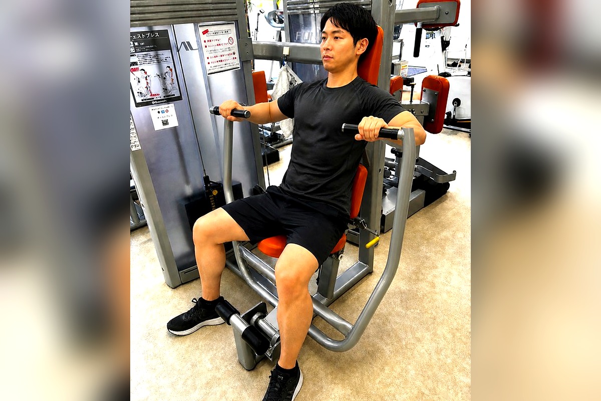 トレーニングマシンを利用している様子